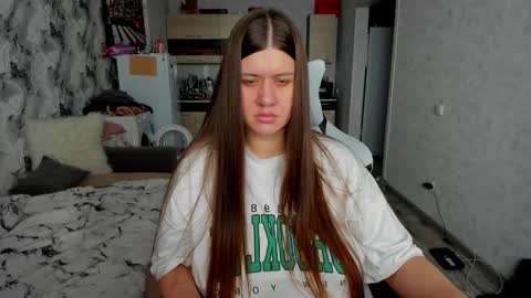 Aletta Oushen online show from 11-11-25, 08:36