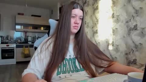 Aletta Oushen online show from 11-20-25, 09:42