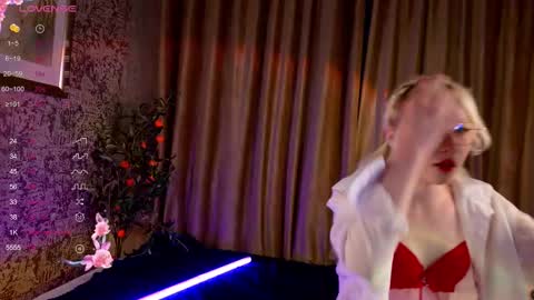 Lola online show from 11-23-25, 03:01