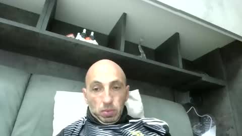 Snapshot of alex120475 chatting on 10-19-25, 09:04 alex120475 online show from 10-19-25, 09:04