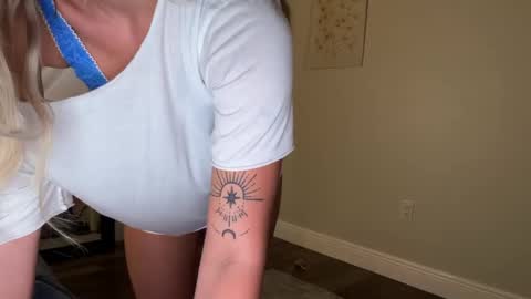 alex  online show from 11-23-25, 11:04