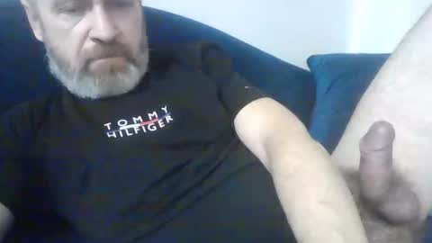 Snapshot of alex80581 chatting on 11-26-25, 04:30 Alexey online show from 11-26-25, 04:30