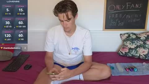 Snapshot of alex83530 chatting on 07-24-26, 08:01 Alex83530 online show from 07-24-26, 08:01