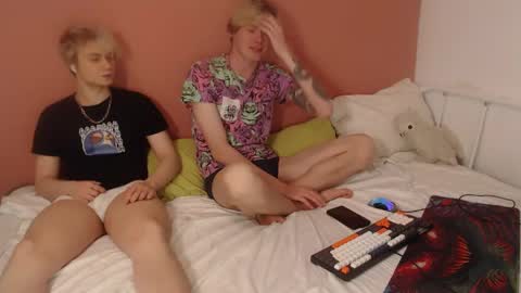 Snapshot of alex_and_oliviver chatting on 05-06-26, 01:14 Alex miller and Oliver sweet online show from 05-06-26, 01:14