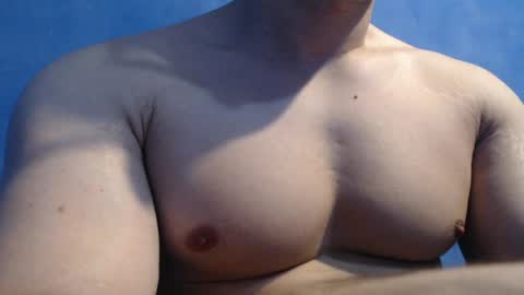 Snapshot of alex_blu chatting on 05-11-26, 04:04 Alex online show from 05-11-26, 04:04