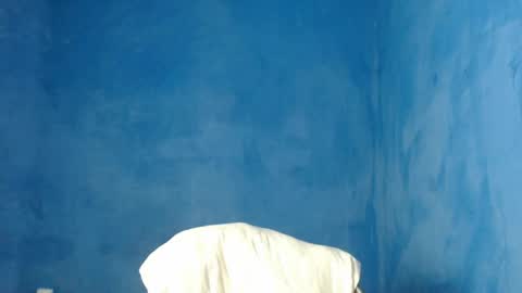 Snapshot of alex_blu chatting on 05-31-26, 12:23 Alex online show from 05-31-26, 12:23