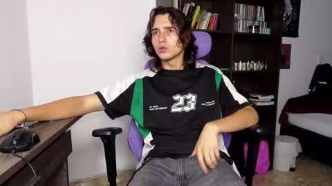 Snapshot of alex_connorr chatting on 09-19-25, 04:03 alex_connorr online show from 09-19-25, 04:03