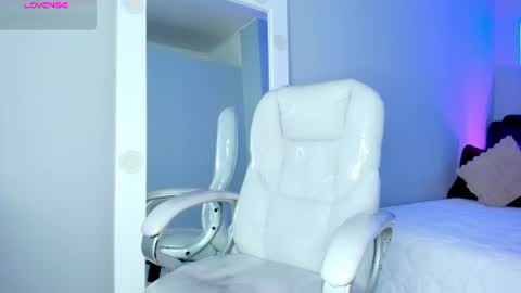 Snapshot of alex_cute77 chatting on 07-06-26, 01:08 alex online show from 07-06-26, 01:08