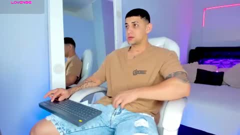 Snapshot of alex_cute77 chatting on 07-18-26, 12:20 alex online show from 07-18-26, 12:20