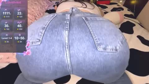 Snapshot of alex_dreams_ chatting on 01-10-26, 05:37 Alex online show from 01-10-26, 05:37