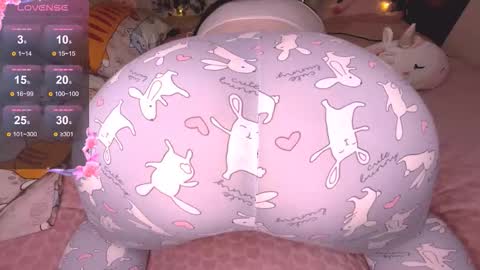 Snapshot of alex_dreams_ chatting on 02-10-26, 05:28 Alex online show from 02-10-26, 05:28