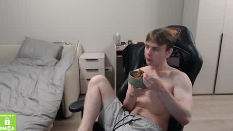 Snapshot of alex_gotcha chatting on 07-14-26, 09:09 Alex online show from 07-14-26, 09:09