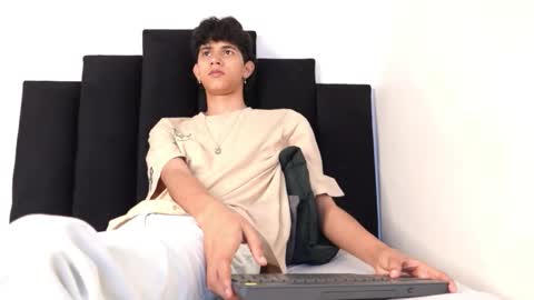 alex_mark_ online show from 02-19-26, 01:29