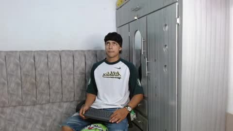 alex online show from 04-10-26, 10:36
