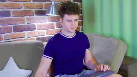 Alex online show from 05-25-26, 11:49