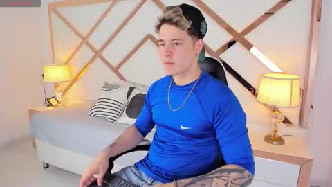 Snapshot of alex_pierce_ chatting on 02-17-26, 07:31 Alex online show from 02-17-26, 07:31