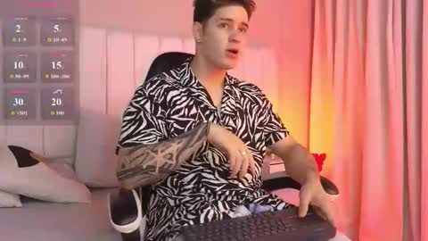 Snapshot of alex_pierce_ chatting on 02-20-26, 07:58 Alex online show from 02-20-26, 07:58