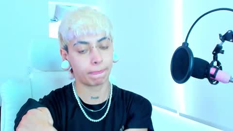 Snapshot of alex_poett chatting on 11-19-25, 06:08 Residente0xxx online show from 11-19-25, 06:08