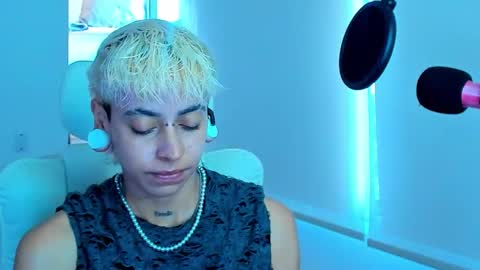 Snapshot of alex_poett chatting on 11-23-25, 02:50 Residente0xxx online show from 11-23-25, 02:50