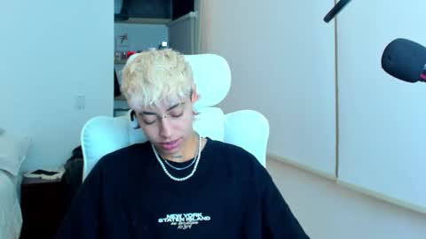 Snapshot of alex_poett chatting on 11-27-25, 06:04 Residente0xxx online show from 11-27-25, 06:04