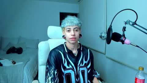 Snapshot of alex_poett chatting on 02-10-26, 06:50 Residente0xxx online show from 02-10-26, 06:50