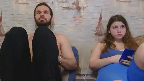 Alex and Sarah online show from 03-09-26, 01:37