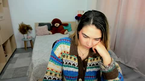Snapshot of alexa_dolly chatting on 05-13-26, 09:39 Alexa online show from 05-13-26, 09:39