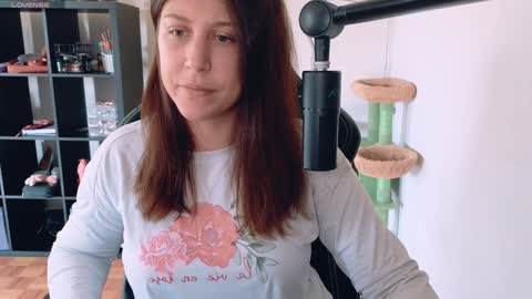 dont be afraid to click social media link its  working  just click on that  online show from 09-16-25, 08:43