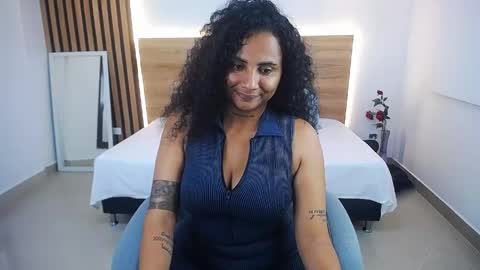 Snapshot of alexa_forbes_ chatting on 05-06-26, 03:46 Alexa Forbes online show from 05-06-26, 03:46