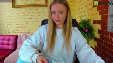 Snapshot of alexa_glory chatting on 11-12-25, 10:48 Alexa online show from 11-12-25, 10:48