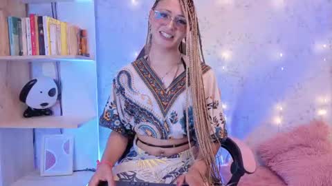 alexaavandercloude online show from 06-22-26, 08:17