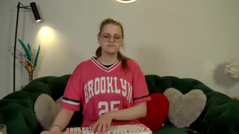 AlexaAvery online show from 05-16-26, 06:54