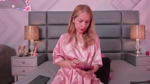 Snapshot of alexafoxx_ chatting on 04-18-26, 12:31 online show from 04-18-26, 12:31