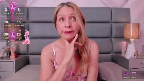 Snapshot of alexafoxx_ chatting on 05-31-26, 06:09 online show from 05-31-26, 06:09