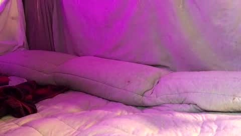 Snapshot of alexanboyfriend chatting on 02-13-25, 04:54 Alexa and JJ online show from 02-13-25, 04:54