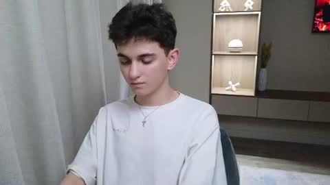 Snapshot of alexander_18_xxl chatting on 06-25-26, 05:39 Alexander online show from 06-25-26, 05:39