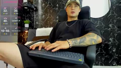 Snapshot of alexander_ferre chatting on 10-08-25, 12:58 Alexander online show from 10-08-25, 12:58