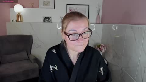 Alexandra online show from 12-26-24, 04:47