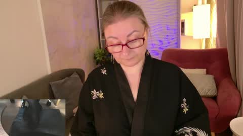 Alexandra online show from 05-18-26, 04:07