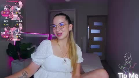 Snapshot of alexandracandy chatting on 06-24-26, 02:27 alexandracandy online show from 06-24-26, 02:27