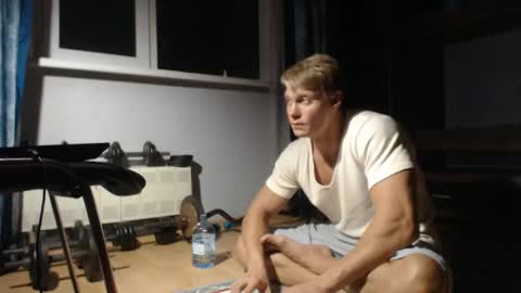 Snapshot of alexandrmarvel chatting on 10-08-25, 09:45 SportStranger online show from 10-08-25, 09:45