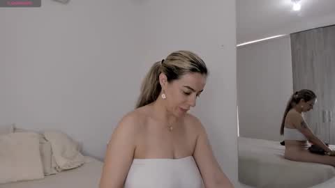 Snapshot of alexastormm chatting on 02-24-26, 05:00 alexastormm online show from 02-24-26, 05:00