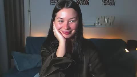Snapshot of alexasven chatting on 05-12-26, 11:13 Alex DONT FORGET GIVE ME THUMBS UP online show from 05-12-26, 11:13