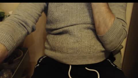 Snapshot of alexbelly chatting on 10-08-25, 10:29 alexbelly online show from 10-08-25, 10:29