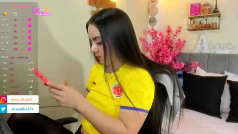 Snapshot of alexia_fit23 chatting on 06-28-26, 01:06 Alexia online show from 06-28-26, 01:06