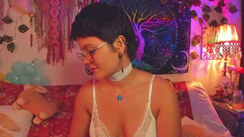 Snapshot of alexiafisher_ chatting on 06-08-26, 01:28 Alex online show from 06-08-26, 01:28