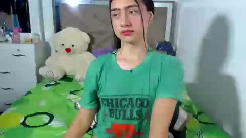 Snapshot of alexis_brown11 chatting on 07-08-26, 01:32 -- ALEXIS -- online show from 07-08-26, 01:32