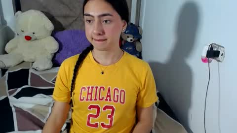 Snapshot of alexis_brown11 chatting on 07-19-26, 02:04 -- ALEXIS -- online show from 07-19-26, 02:04