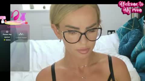 Snapshot of alexis_white69 chatting on 06-26-26, 10:08 Alexis White online show from 06-26-26, 10:08