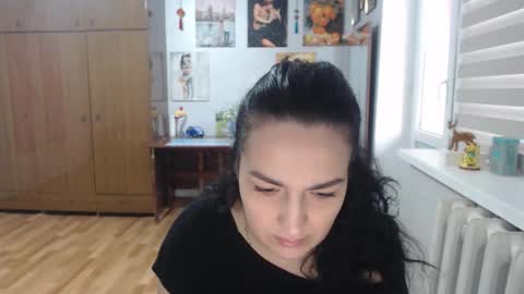 Snapshot of alexismillers chatting on 02-15-26, 12:03 AlexisMillers online show from 02-15-26, 12:03